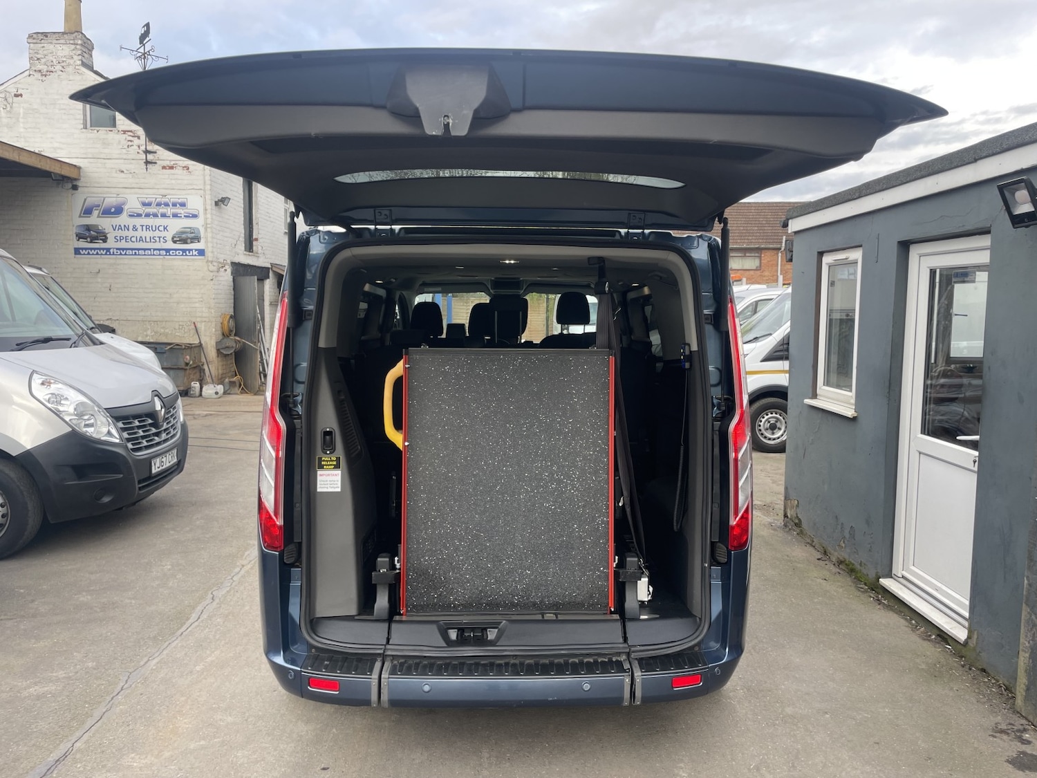 Used Ford Tourneo Custom 2018 for sale - 78070561: Photo 12