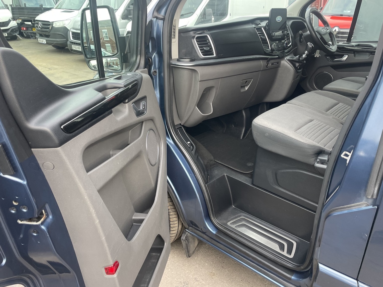 Used Ford Tourneo Custom 2018 for sale - 78070561: Photo 16