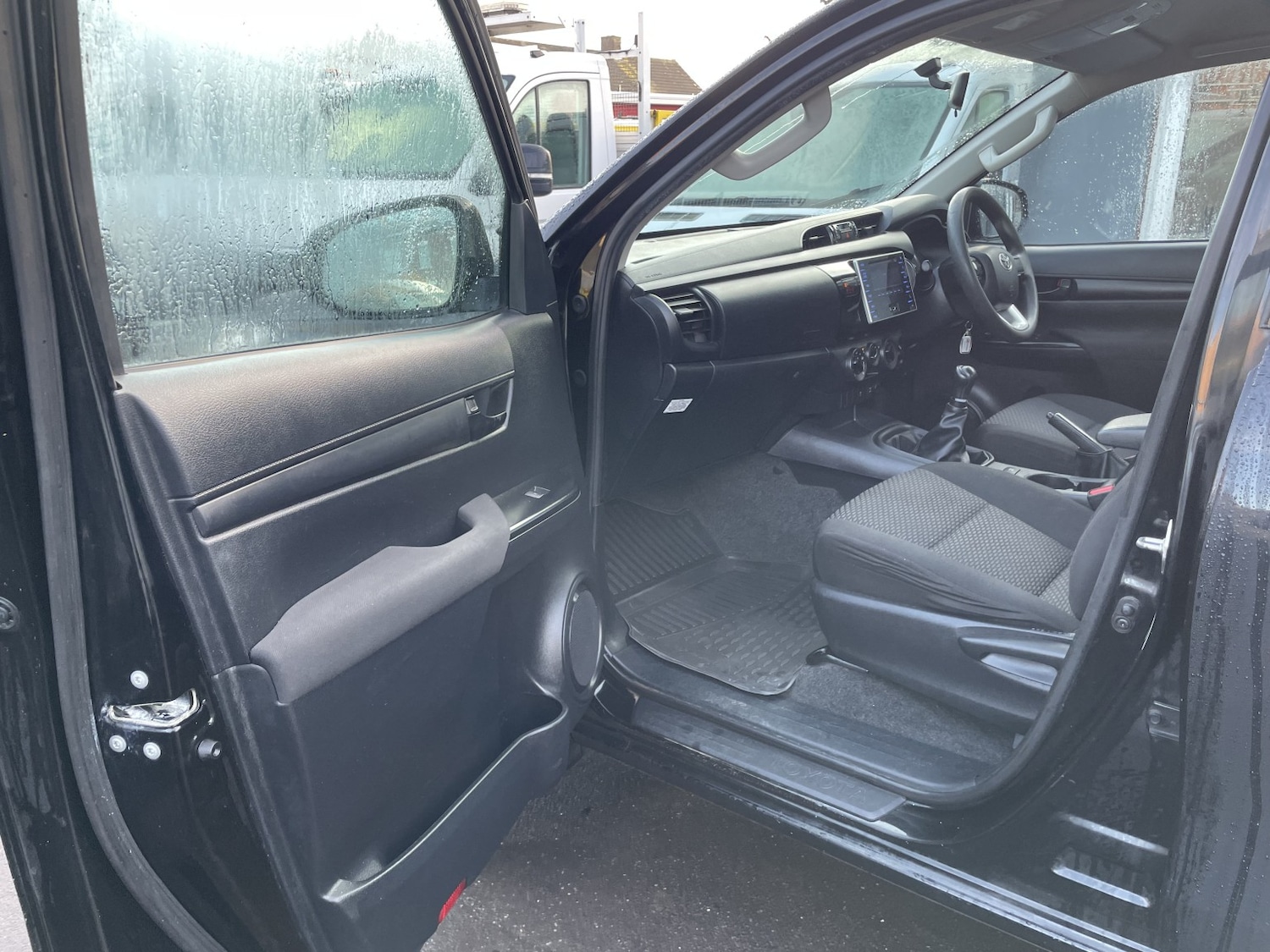 Used Toyota Hilux 2017 for sale - 76935345: Photo 15