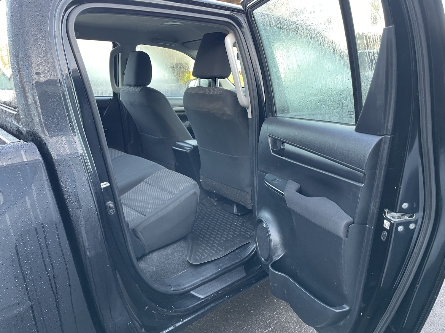 Used Toyota Hilux 2017 for sale - 76935345: Photo 8