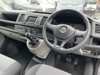 Used Volkswagen Transporter 2017 for sale - 76547849: Photo