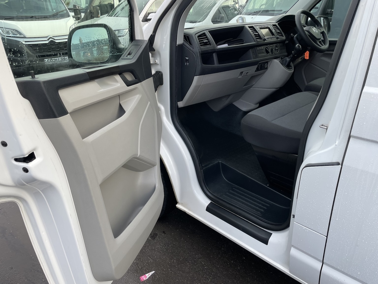 Used Volkswagen Transporter 2017 for sale - 77465092: Photo 14