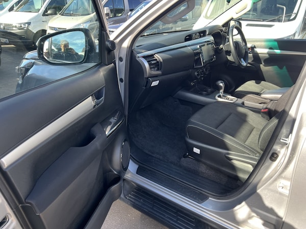 Used Toyota Hilux 2022 for sale - 76107215: Photo 12