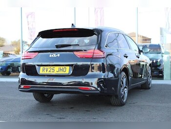 Used Kia Ceed 2025 for sale - 76398054: Photo