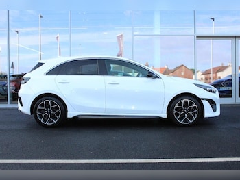 Used Kia Ceed 2025 for sale - 76398099: Photo