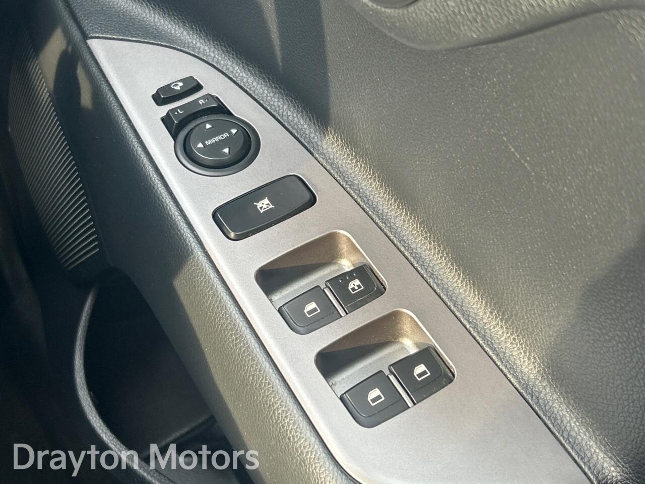 Used Kia Stonic for sale - 77345710: Photo 30