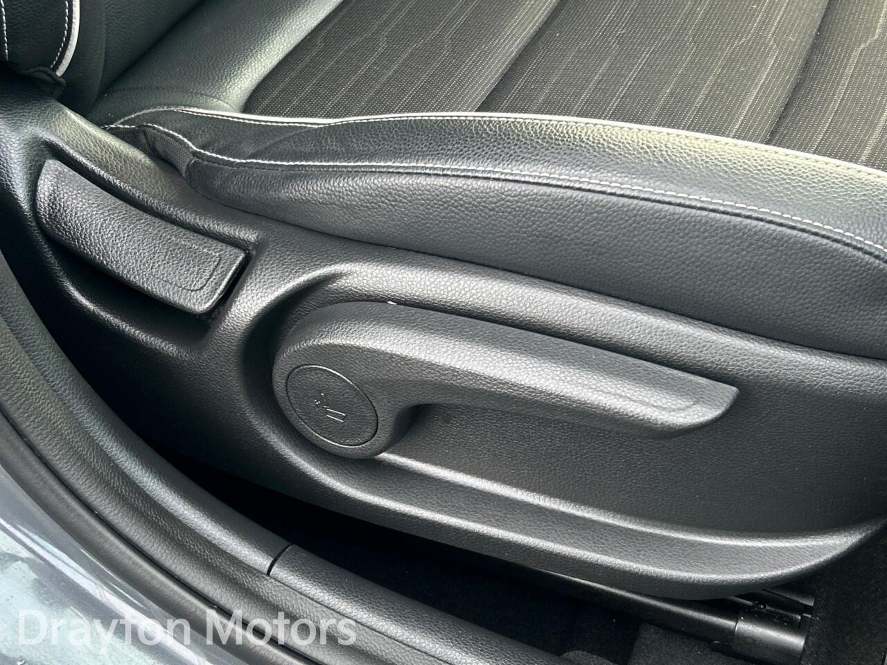 Used Kia Stonic for sale - 77345710: Photo 34