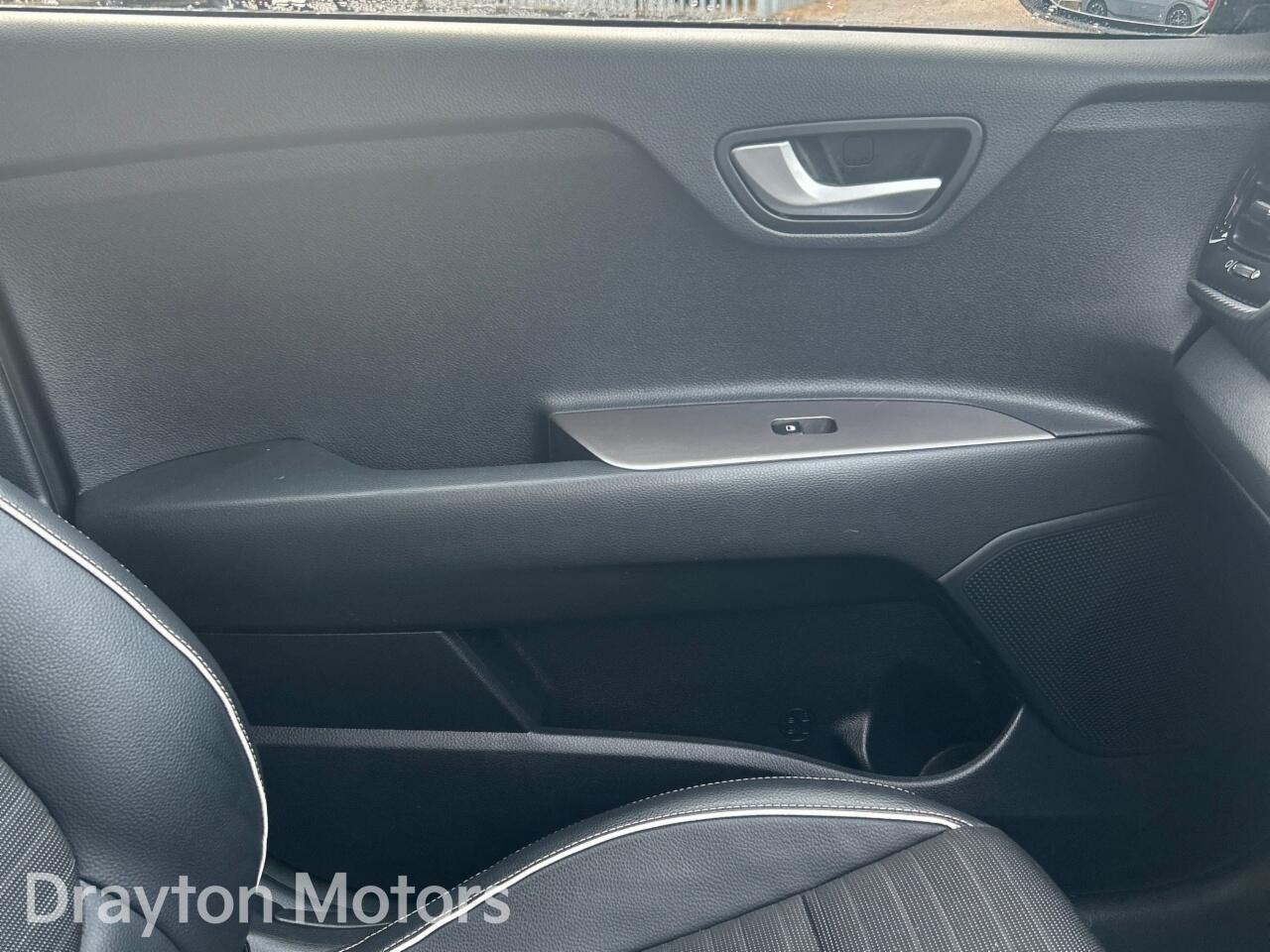 Used Kia Stonic for sale - 77345710: Photo 36