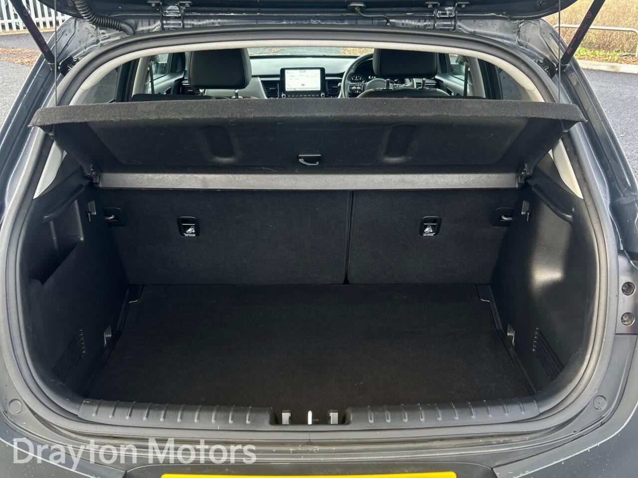 Used Kia Stonic for sale - 77345710: Photo 42