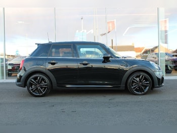 Used MINI Hatch 2022 for sale - 76925990: Photo