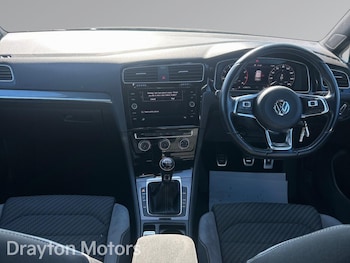 Used Volkswagen Golf 2019 for sale - 77853799: Photo
