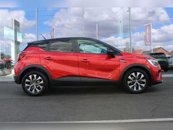 Used Renault Captur 2021 for sale - 75884100: Photo