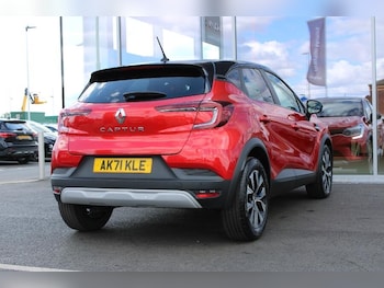 Used Renault Captur 2021 for sale - 75884100: Photo