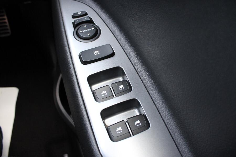 Used Kia Stonic 2022 for sale - 76912824: Photo 18