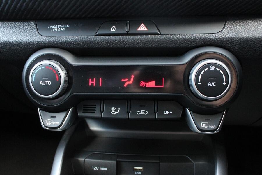 Used Kia Stonic 2022 for sale - 76912824: Photo 32