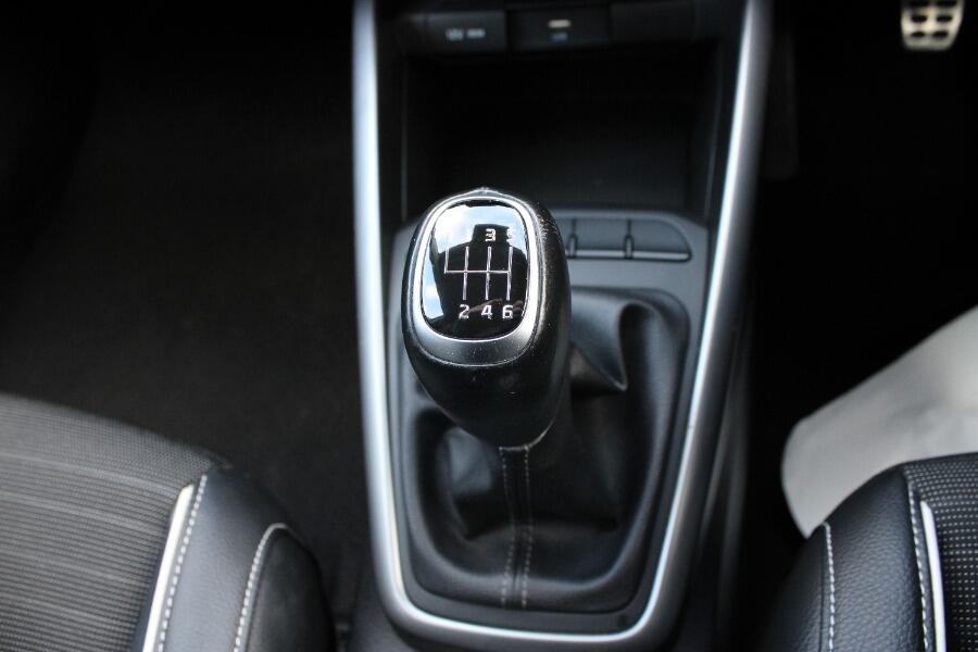 Used Kia Stonic 2022 for sale - 76912824: Photo 34