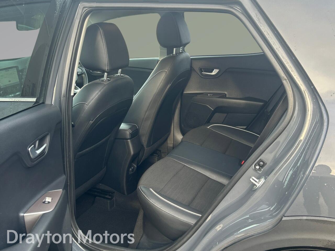 Used Kia Stonic 2021 for sale - 77523503: Photo 14