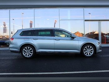 Used Volkswagen Passat 2018 for sale - 76765557: Photo