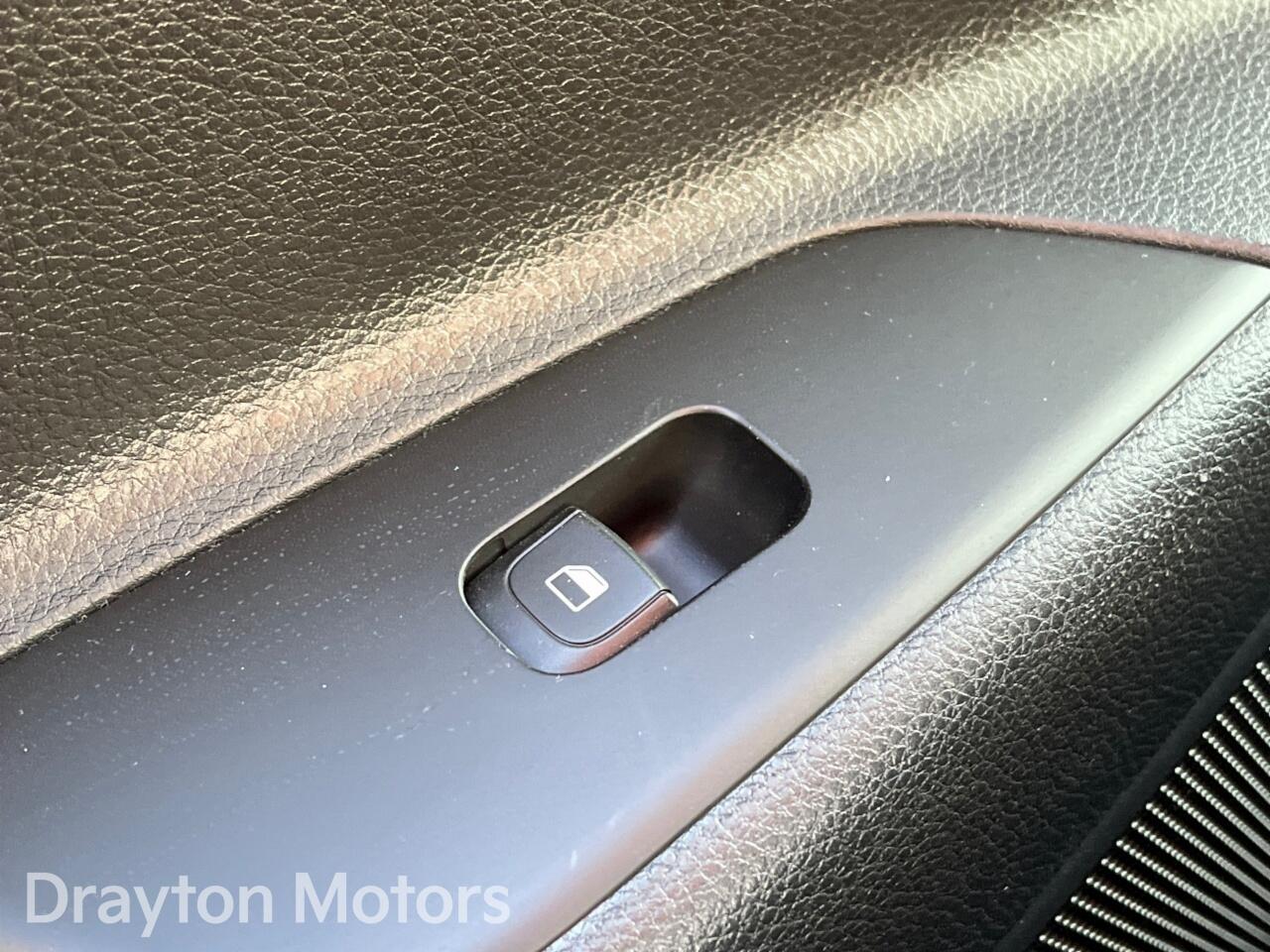 Used Kia Stonic 2023 for sale - 78063009: Photo 19