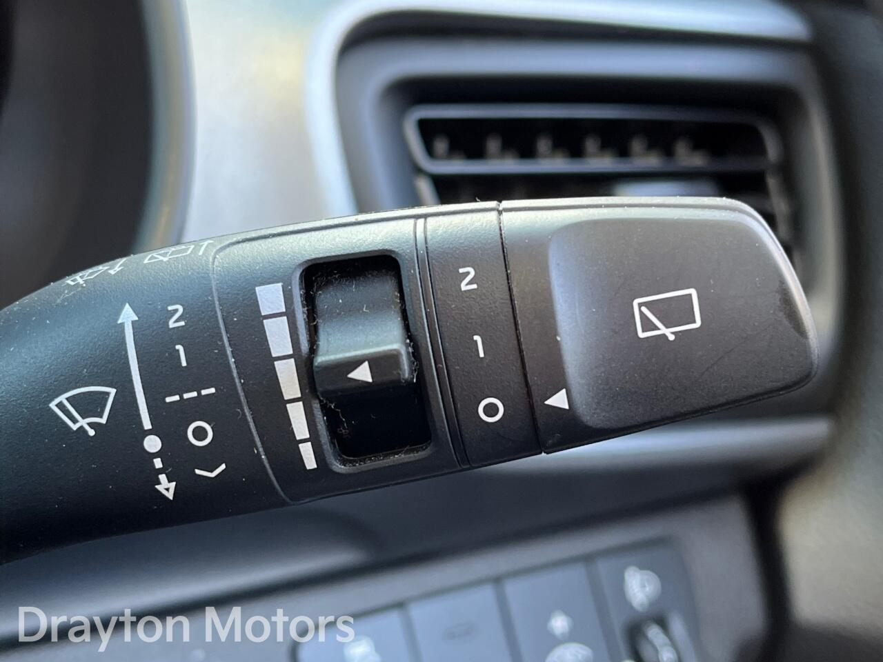 Used Kia Stonic 2023 for sale - 78063009: Photo 30