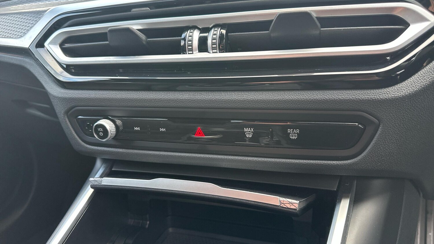 Used BMW 3 Series 2024 for sale - 77604841: Photo 40