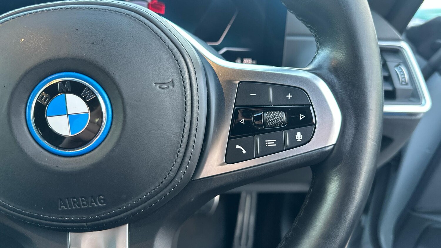 Used BMW i4 2022 for sale - 77768045: Photo 18