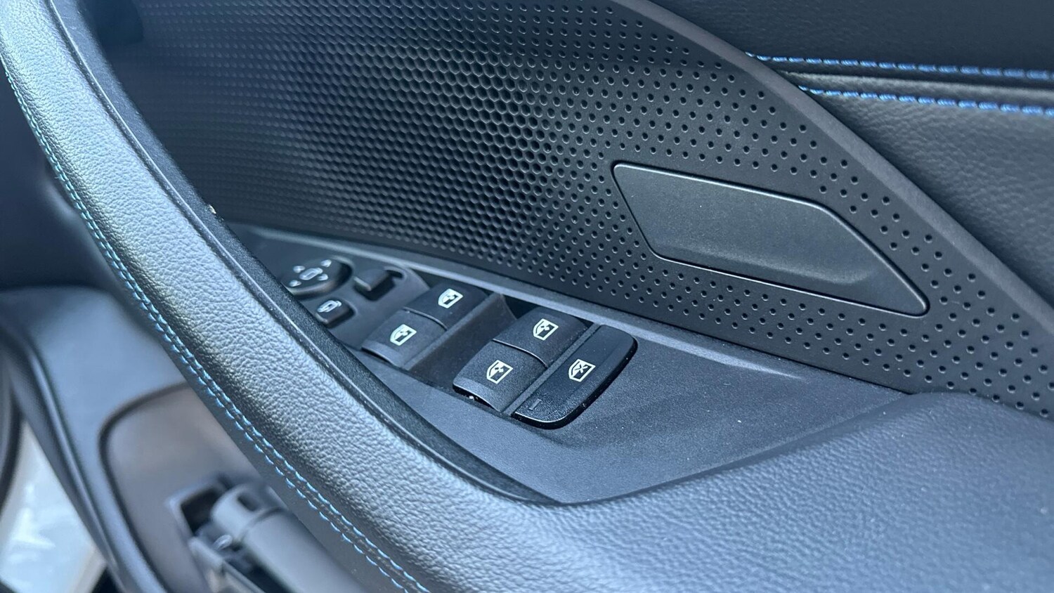 Used BMW i4 2022 for sale - 77768045: Photo 30