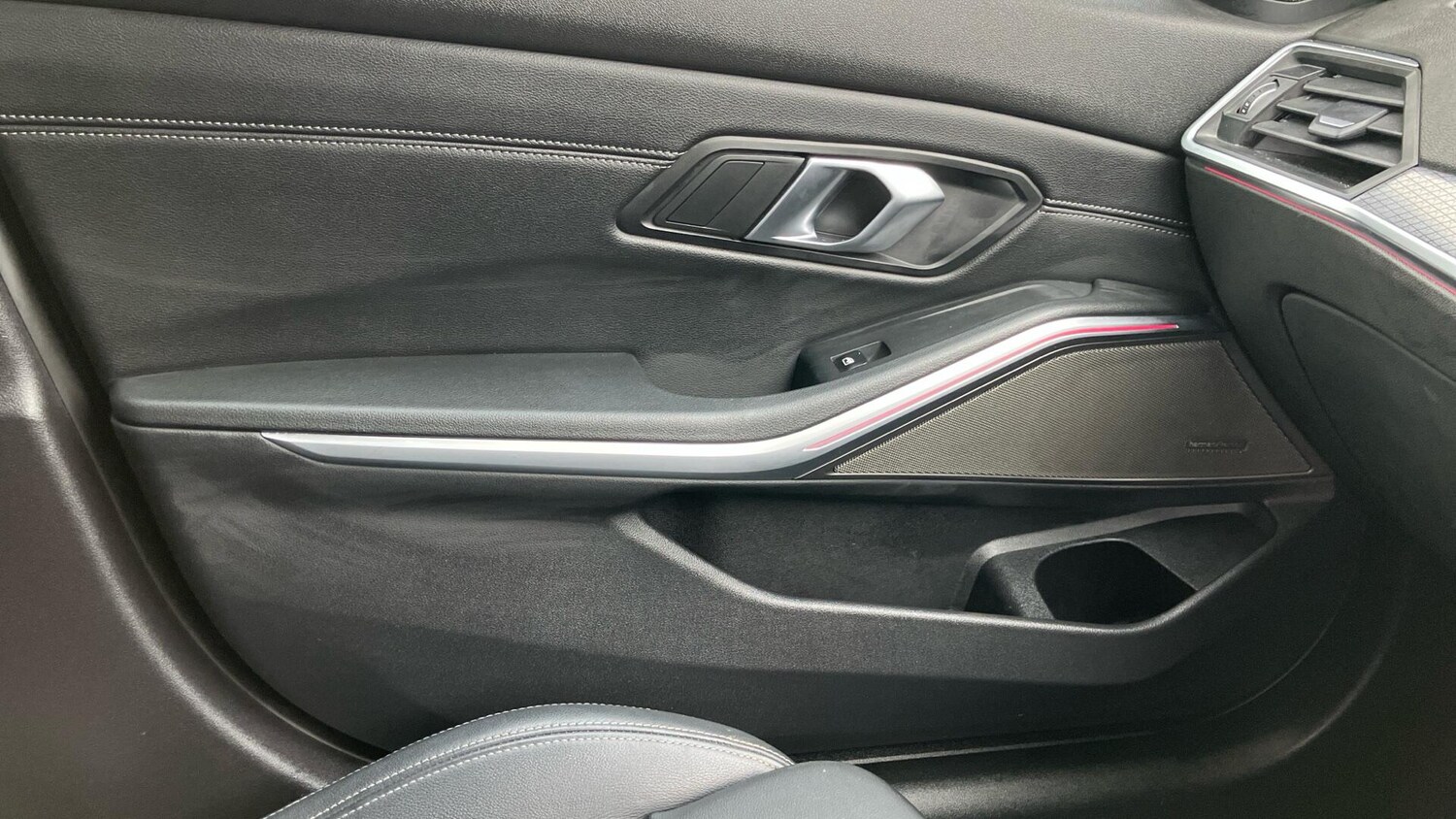 Used BMW 3 Series 2024 for sale - 77604811: Photo 34