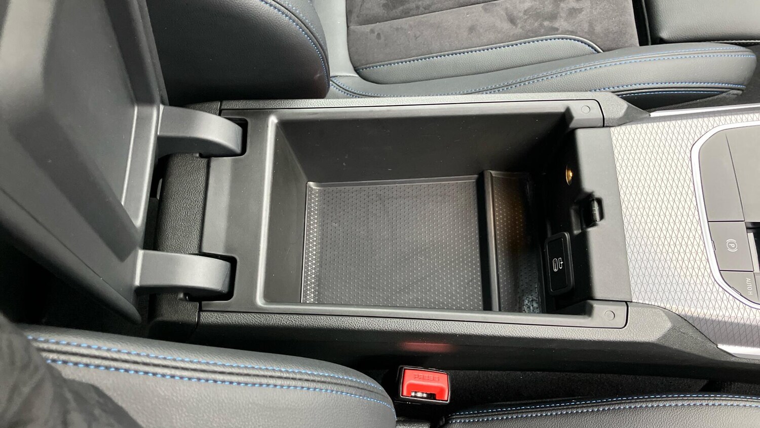 Used BMW 3 Series 2024 for sale - 77604861: Photo 56