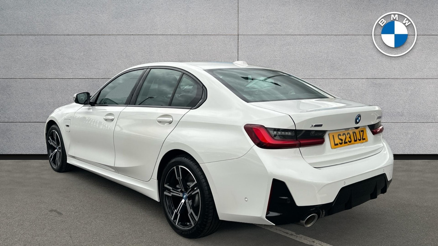 Used BMW 3 Series 2023 for sale - 77604799: Photo 2