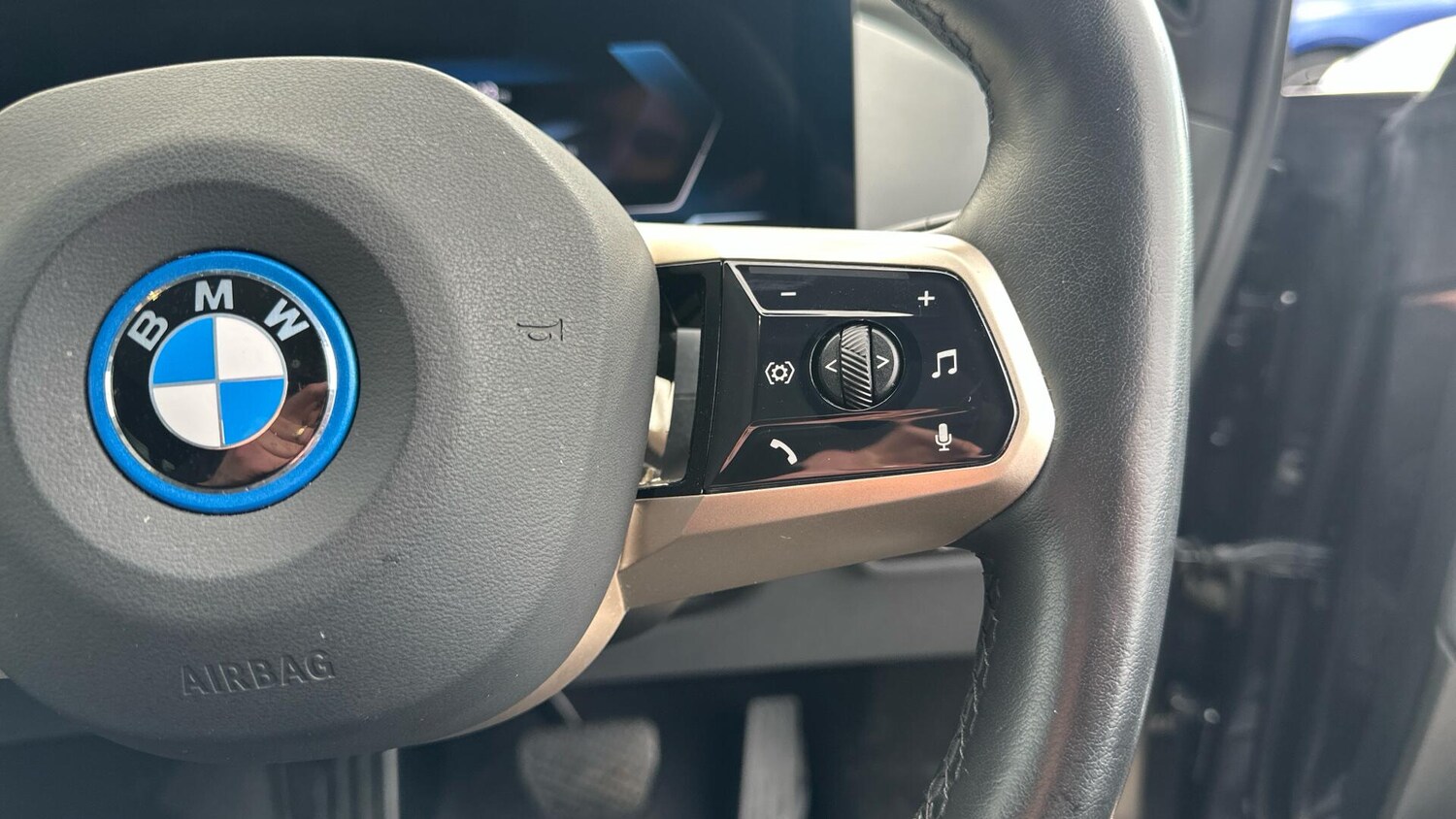 Used BMW iX 2022 for sale - 78072930: Photo 18