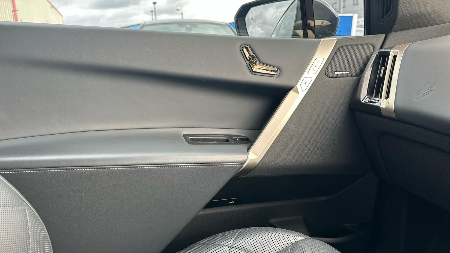 Used BMW iX 2022 for sale - 78072930: Photo 28