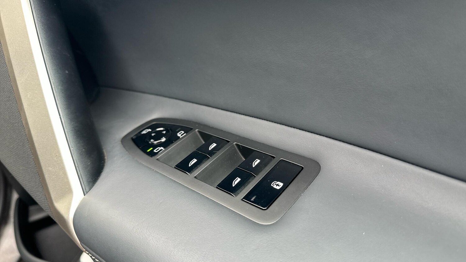 Used BMW iX 2022 for sale - 78072930: Photo 32