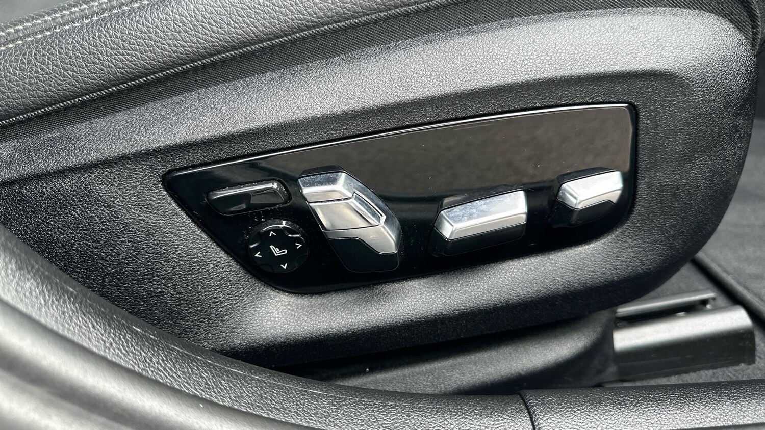 Used BMW 5 Series 2023 for sale - 78047462: Photo 41