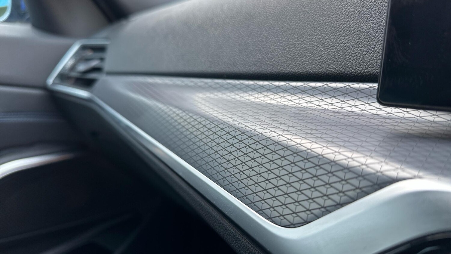 Used BMW 3 Series 2024 for sale - 77604845: Photo 41