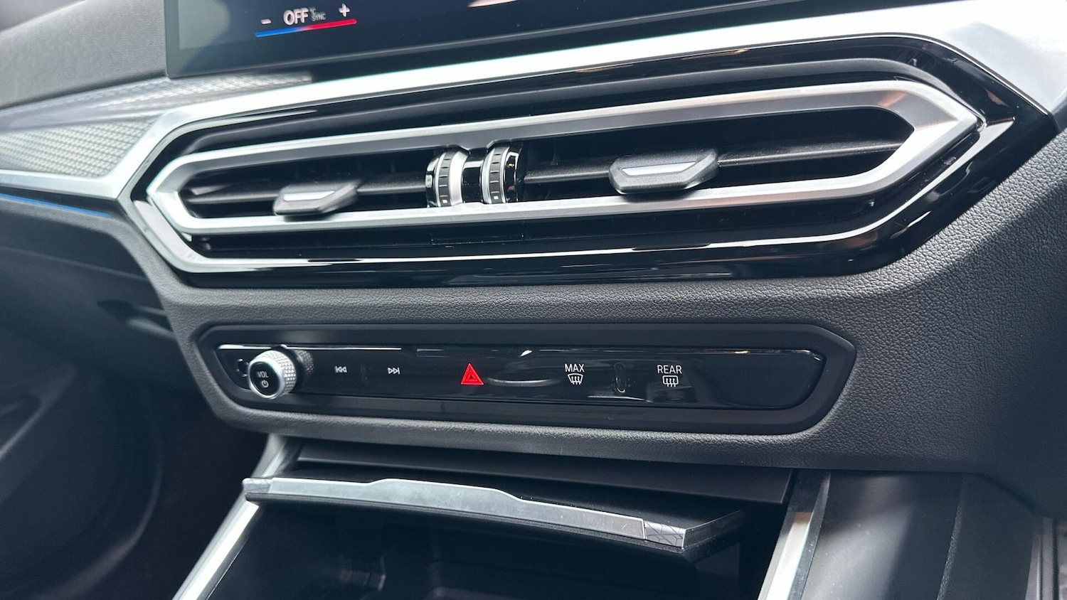 Used BMW 3 Series 2024 for sale - 77604680: Photo 24