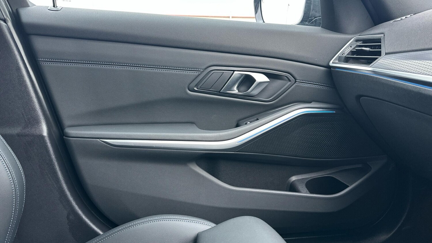 Used BMW 3 Series 2024 for sale - 77604680: Photo 27