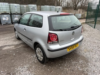 Used Volkswagen Polo 2009 for sale - 77564940: Photo