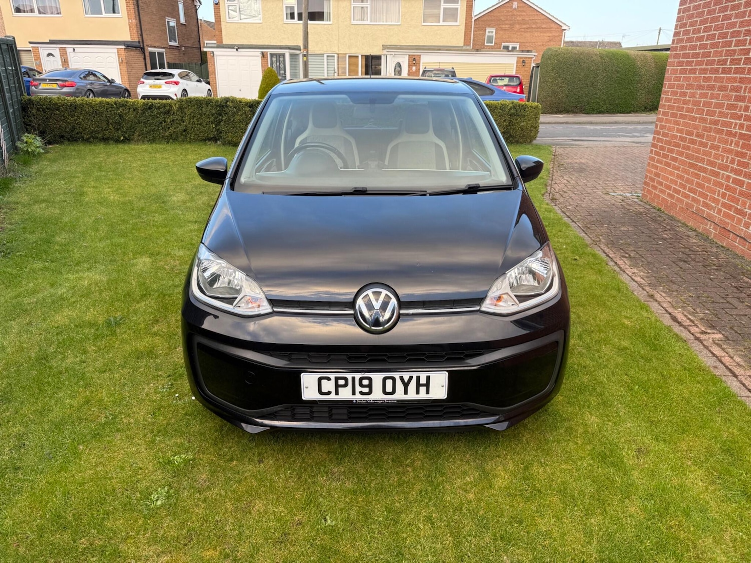 Used Volkswagen up! 2019 for sale - 78047639: Photo 2