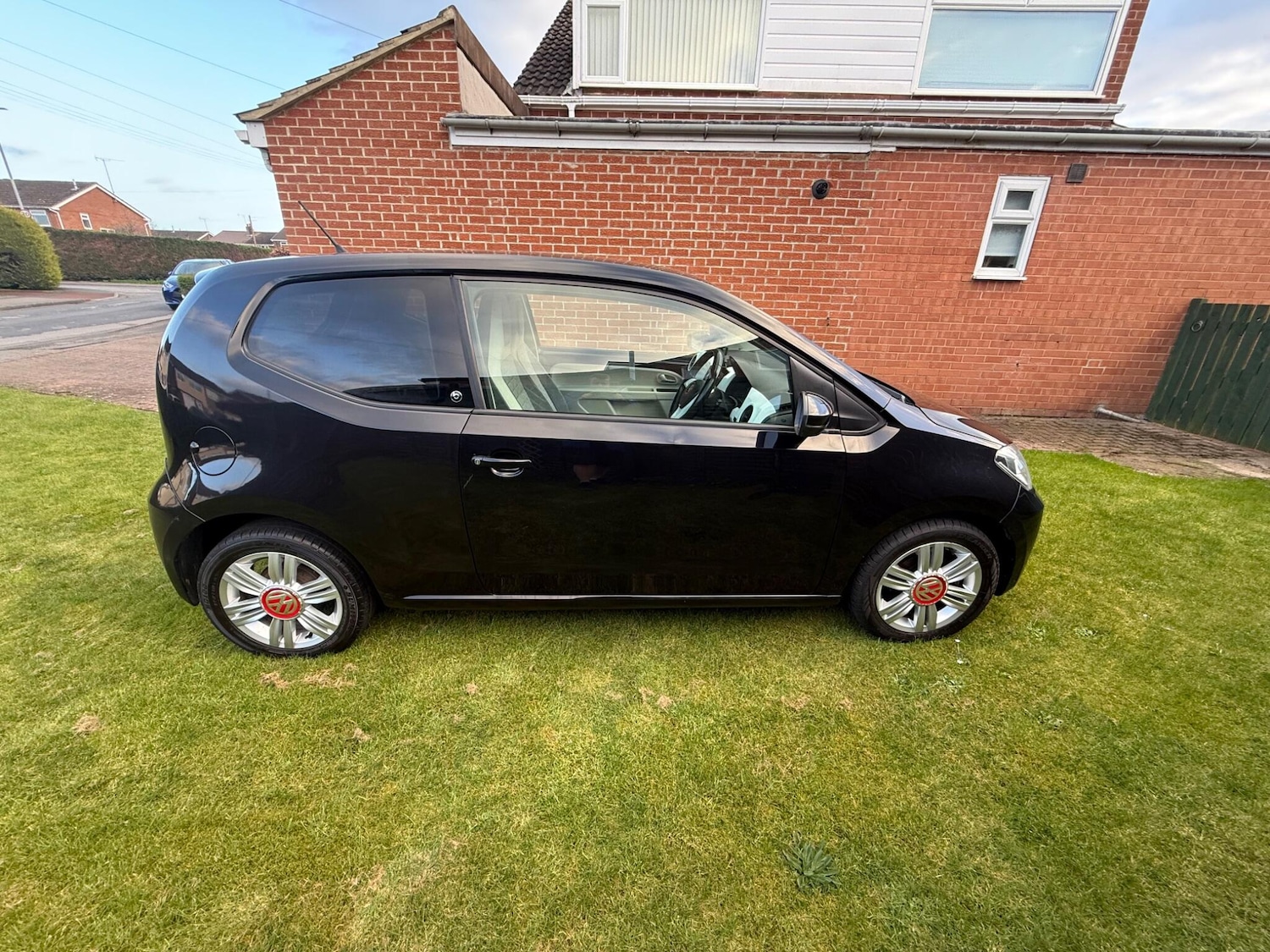 Used Volkswagen up! 2019 for sale - 78047639: Photo 8