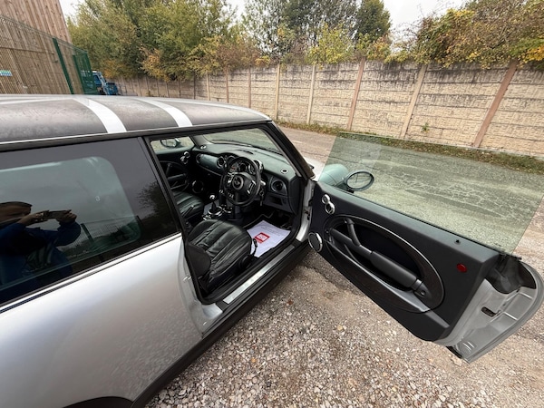 Used MINI Hatch 2004 for sale - 76238944: Photo 16
