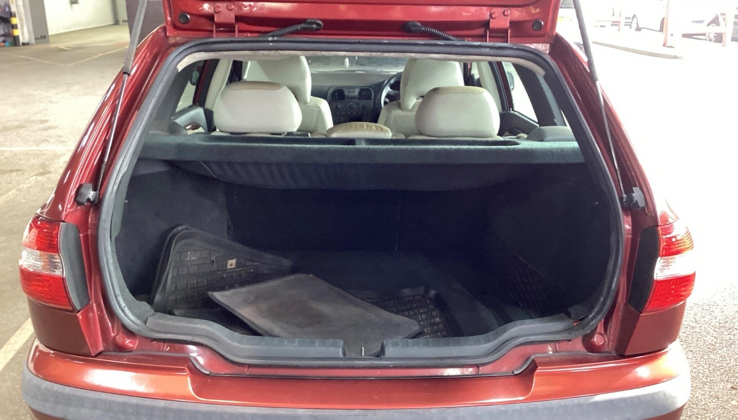 Used Volvo V40 2002 for sale - 78063102: Photo 10