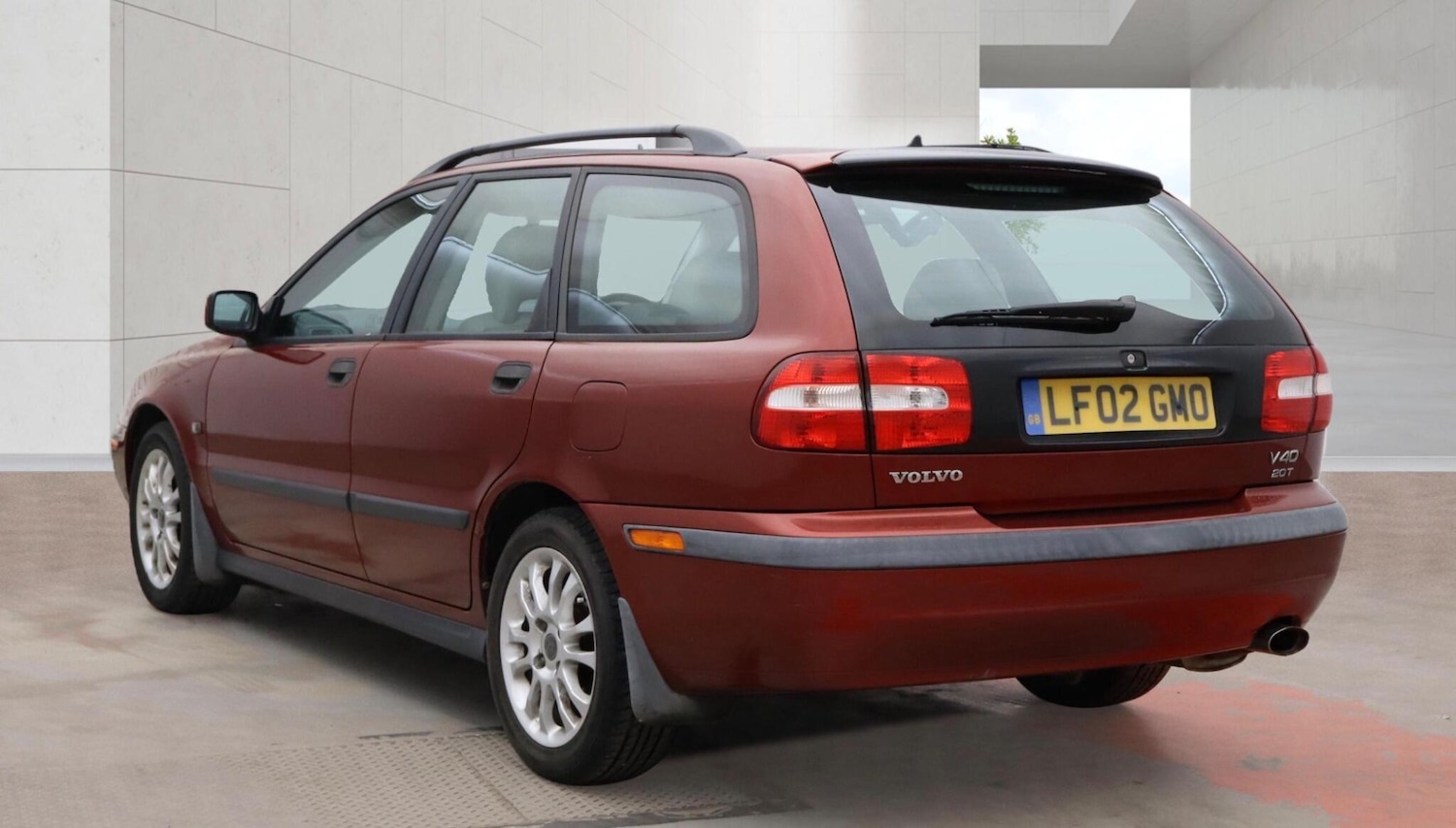 Used Volvo V40 2002 for sale - 78063102: Photo 3