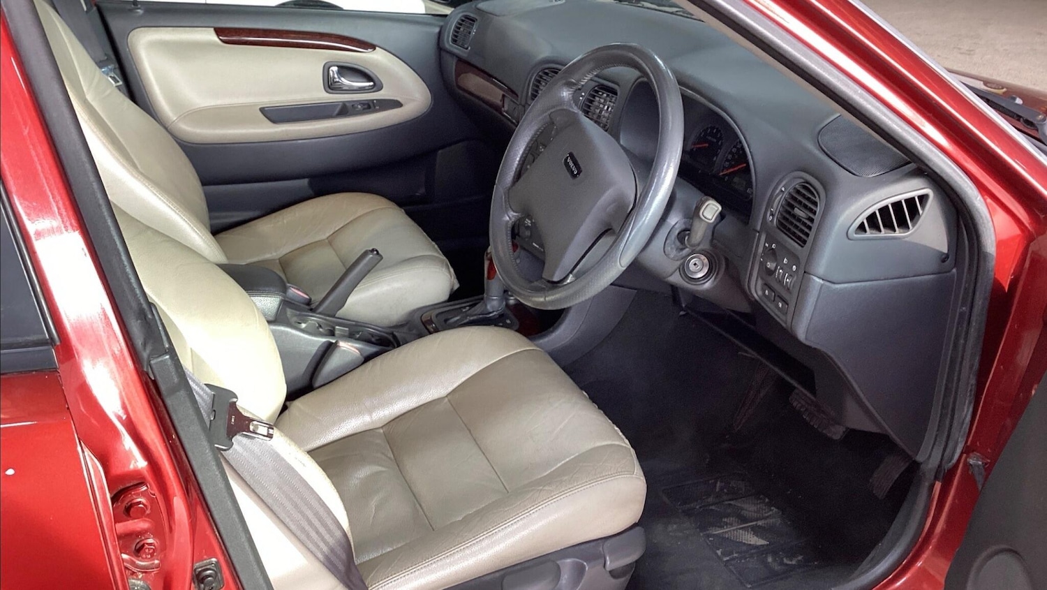 Used Volvo V40 2002 for sale - 78063102: Photo 8