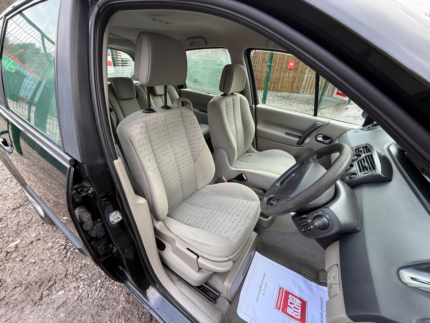 Used Renault Megane 2004 for sale - 76952634: Photo 12