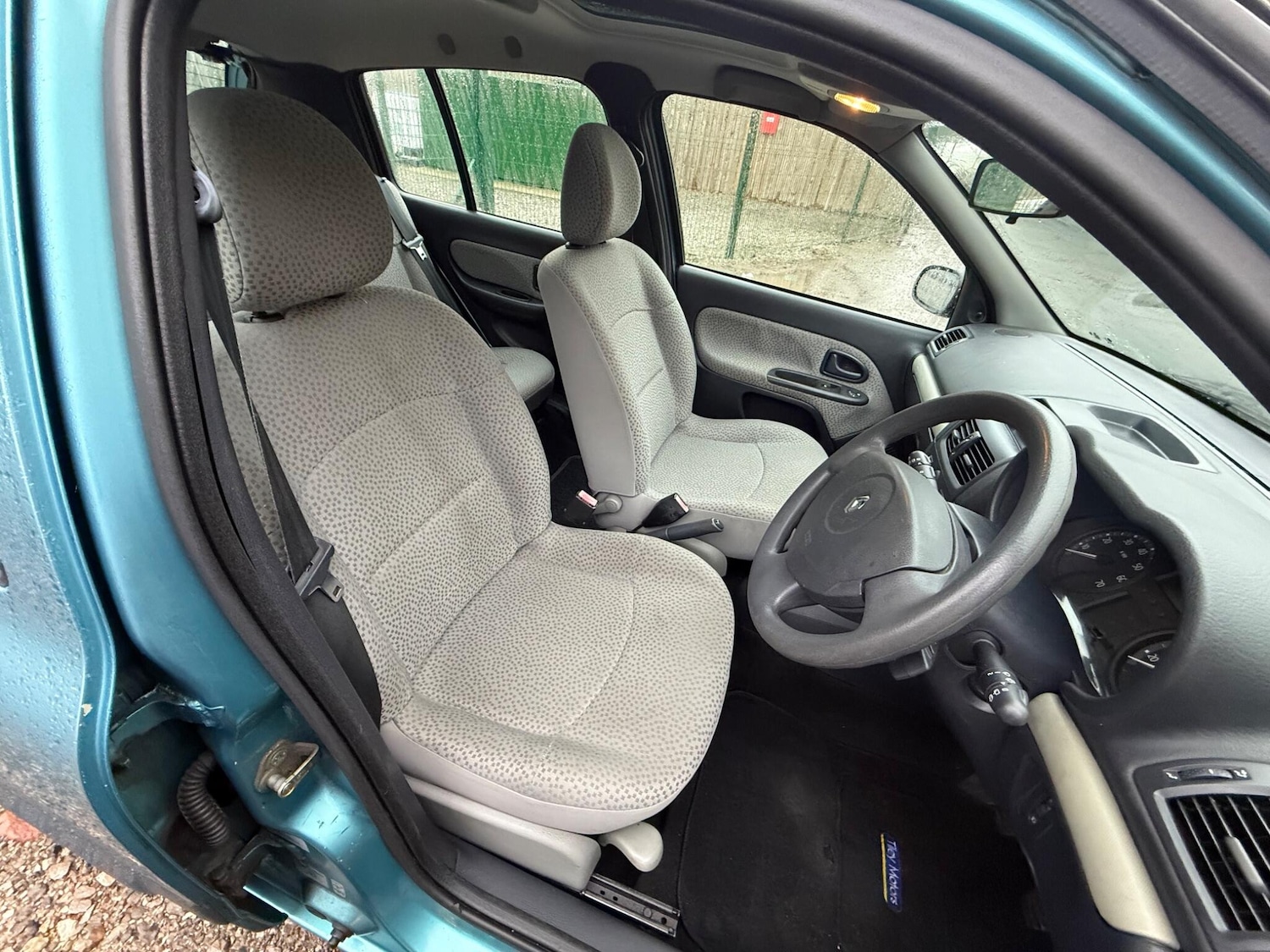 Used Renault Clio 2005 for sale - 77386971: Photo 12