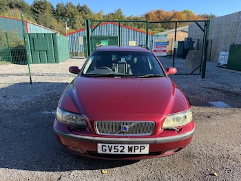 Used Volvo V70 2002 for sale - 76456635: Photo