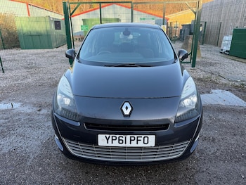 Used Renault Grand Scenic 2011 for sale - 76997213: Photo