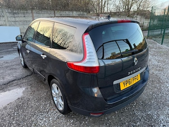 Used Renault Grand Scenic 2011 for sale - 76997213: Photo