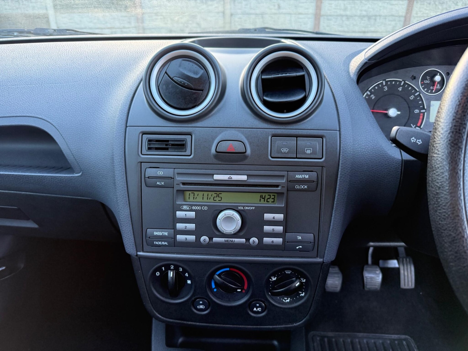 Used Ford Fiesta 2006 for sale - 76608035: Photo 25